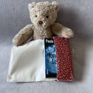 Protège livre et son marque page assorti - Petit format - Modèle rouge à fleurs